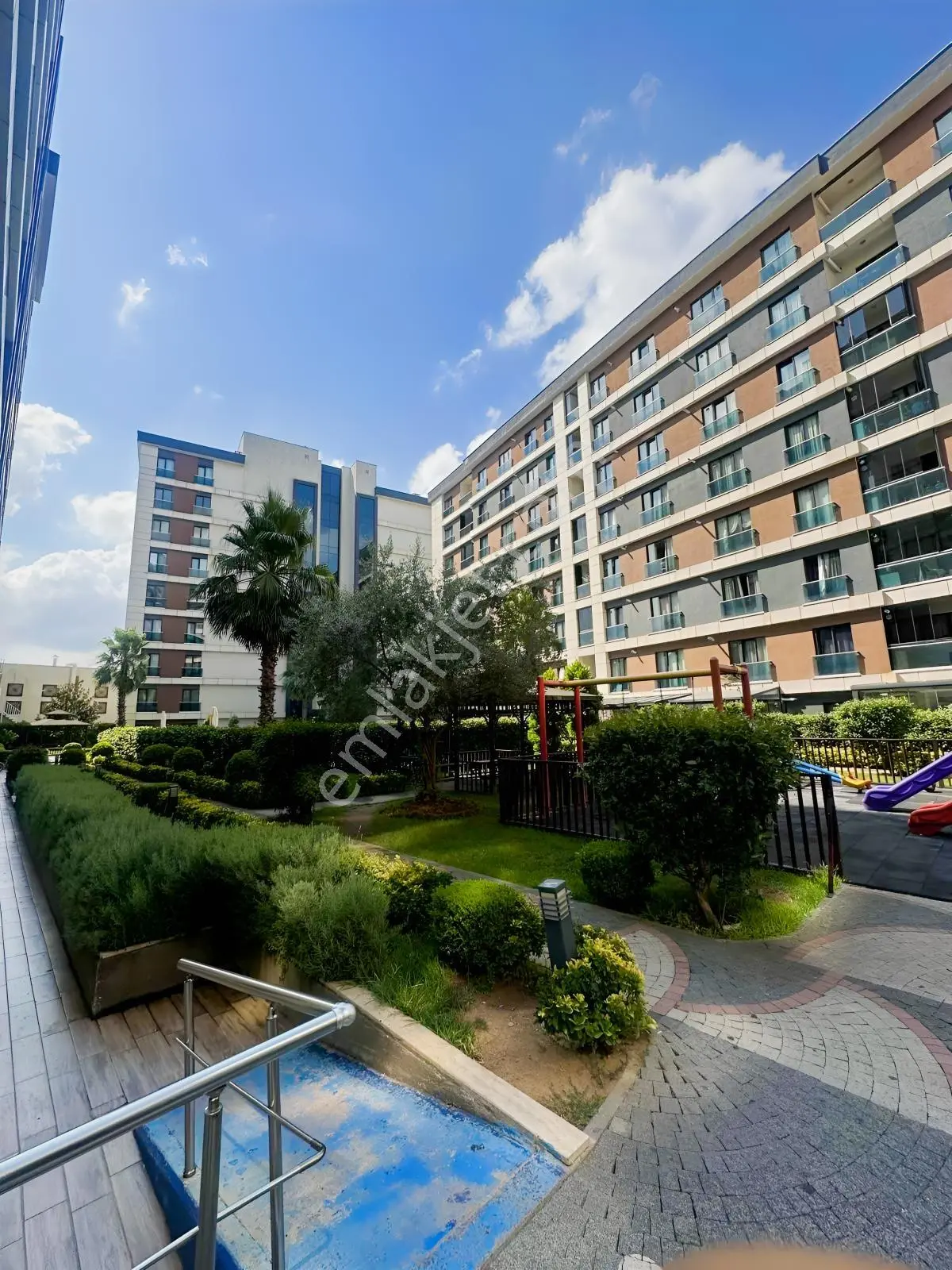 Pendik Kurtköy Viaporta Komşu Satılık Teraslı 2+1 Özel Yapım