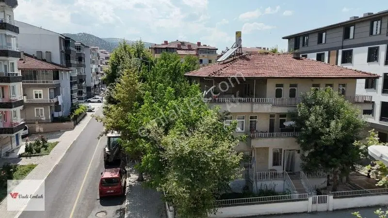 Kafe Kangonun Karşısnda Satlık Köşe Parsel Ev Ve Arsa|vadi Emlak — fotoğraf 3