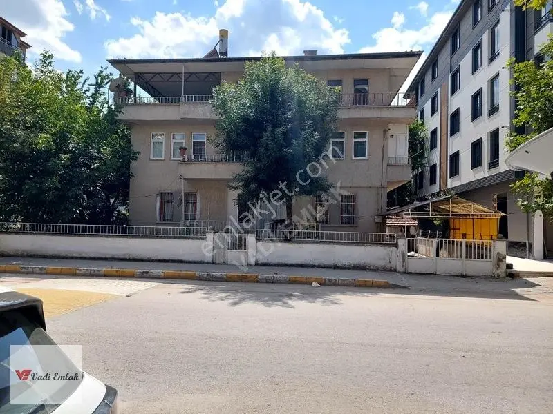 Kafe Kangonun Karşısnda Satlık Köşe Parsel Ev Ve Arsa|vadi Emlak — fotoğraf 4