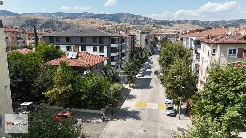Kafe Kangonun Karşısnda Satlık Köşe Parsel Ev Ve Arsa|vadi Emlak — fotoğraf 5