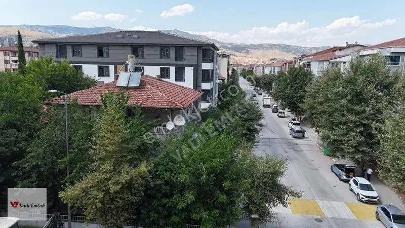 Kafe Kangonun Karşısnda Satlık Köşe Parsel Ev Ve Arsa|vadi Emlak — fotoğraf 24