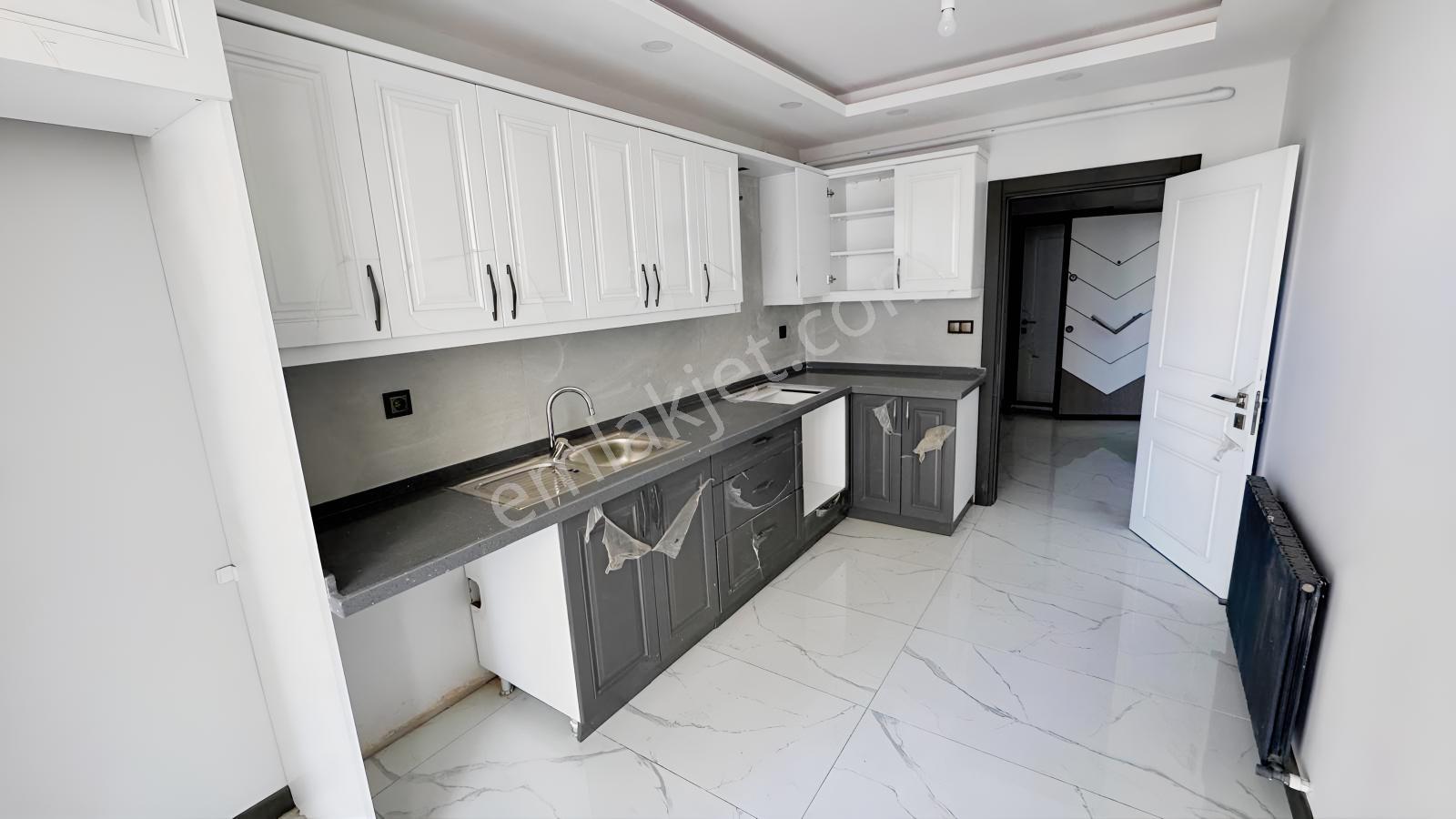 Vıp Gym.Den Alaçam Yenicami Mah.De 130M2, 3+1 Satılık Daire 1
