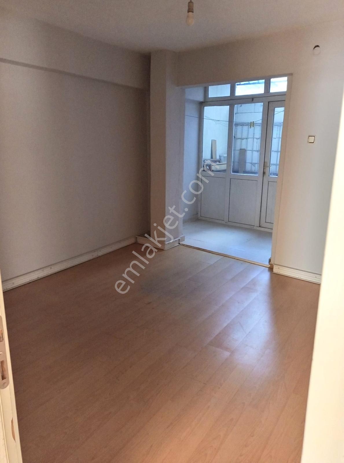 Daire Parasına Hem Daire Hem Dükkân! Gazcılar Cad. Köşe Konum — fotoğraf 10