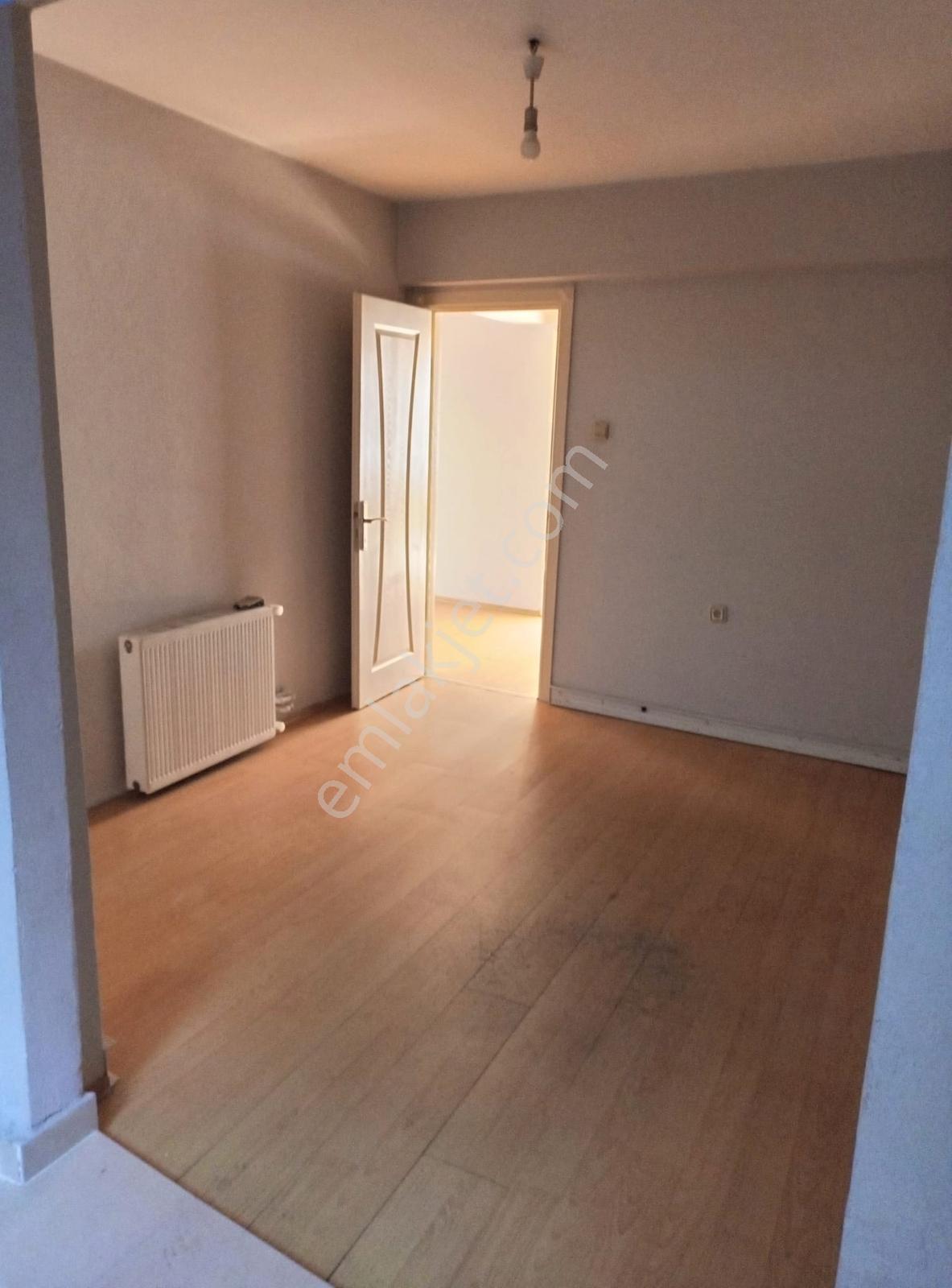 Daire Parasına Hem Daire Hem Dükkân! Gazcılar Cad. Köşe Konum — fotoğraf 13