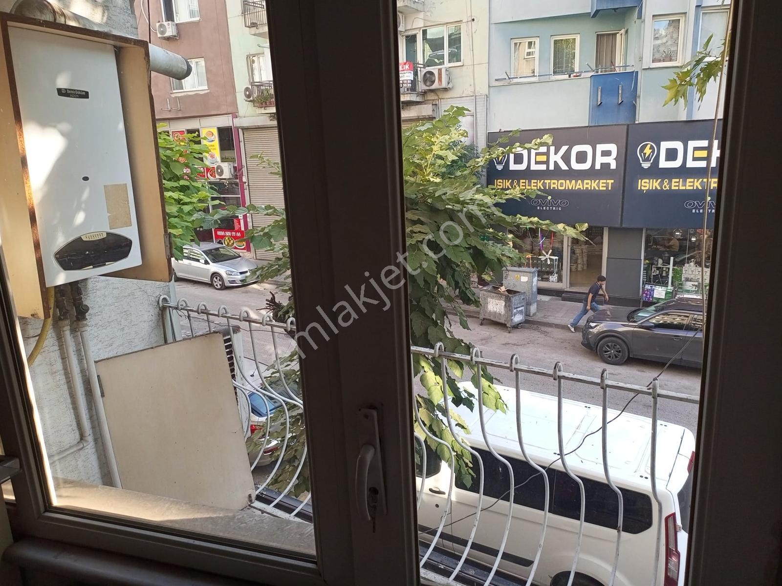 Daire Parasına Hem Daire Hem Dükkân! Gazcılar Cad. Köşe Konum — fotoğraf 18