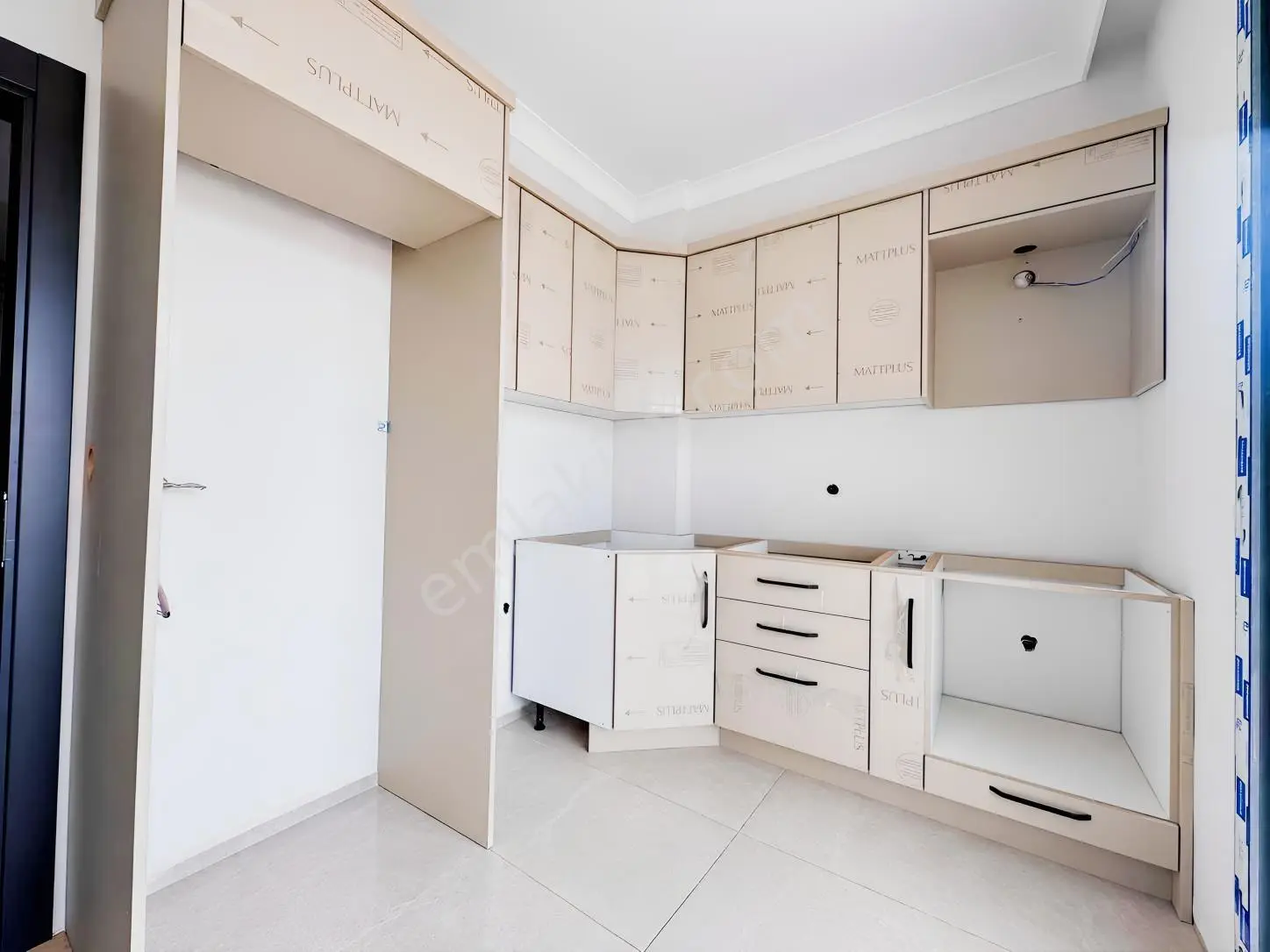 Çankaya'Dan Bademalanında 1+1 Geniş Balkon Kapalı Mutfak Daire