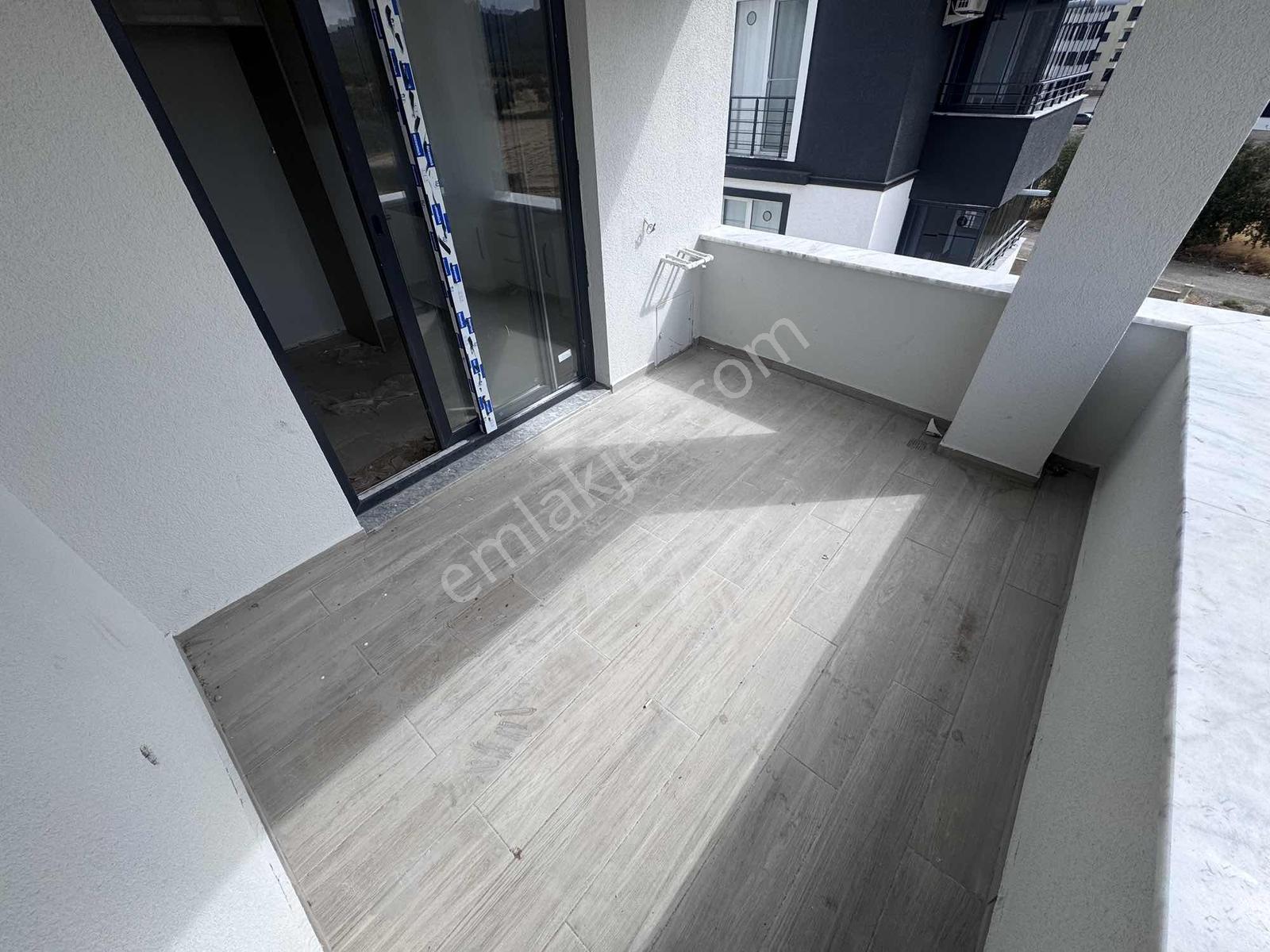 Çankaya'dan Bademalanında 1+1 Geniş Balkon Kapalı Mutfak Daire — fotoğraf 2