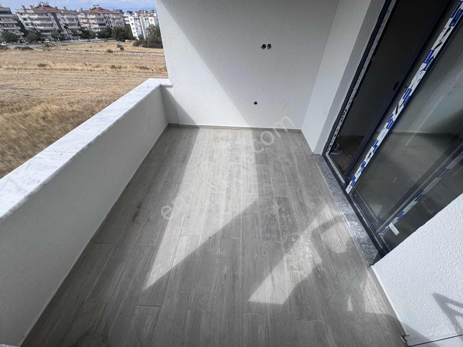 Çankaya'dan Bademalanında 1+1 Geniş Balkon Kapalı Mutfak Daire — fotoğraf 4
