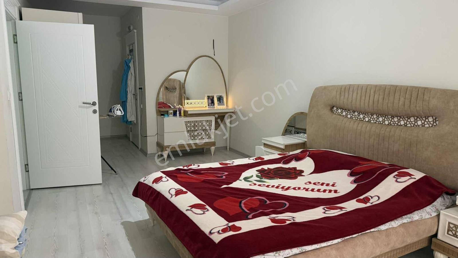 Emin Emlak Bor Fatih Mah Site İçi 4+1 190 M2 Full Yapılı Daire — fotoğraf 8