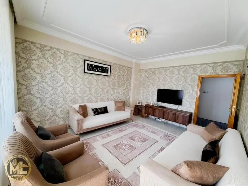 Yeniyolda 3+1 Orta Kat Satılık Daire — fotoğraf 3