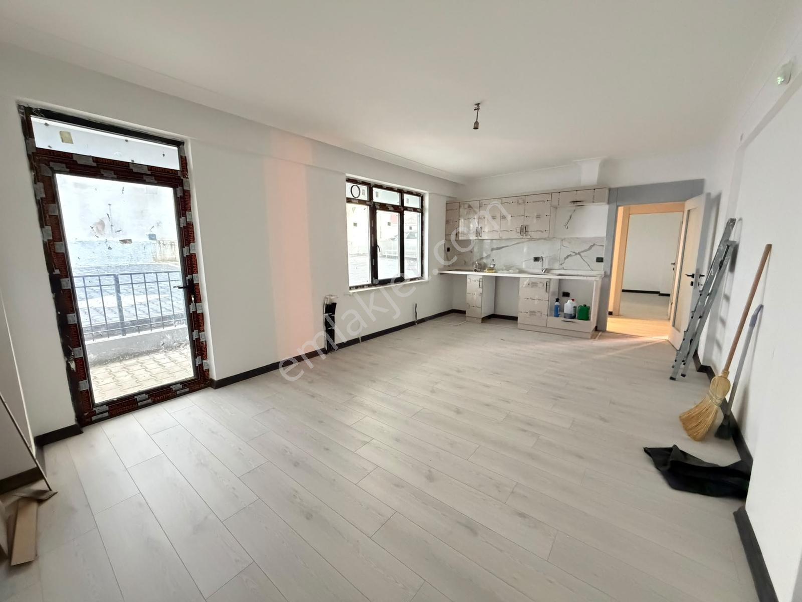 Ulukaya*cadde Üzeri Yeni Bina'da Cepheleri Açık 1+1 Daire — fotoğraf 5