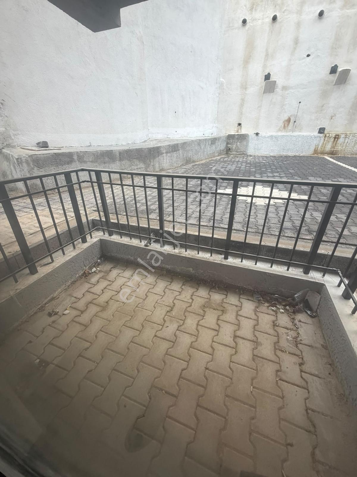 Ulukaya*cadde Üzeri Yeni Bina'da Cepheleri Açık 1+1 Daire — fotoğraf 9