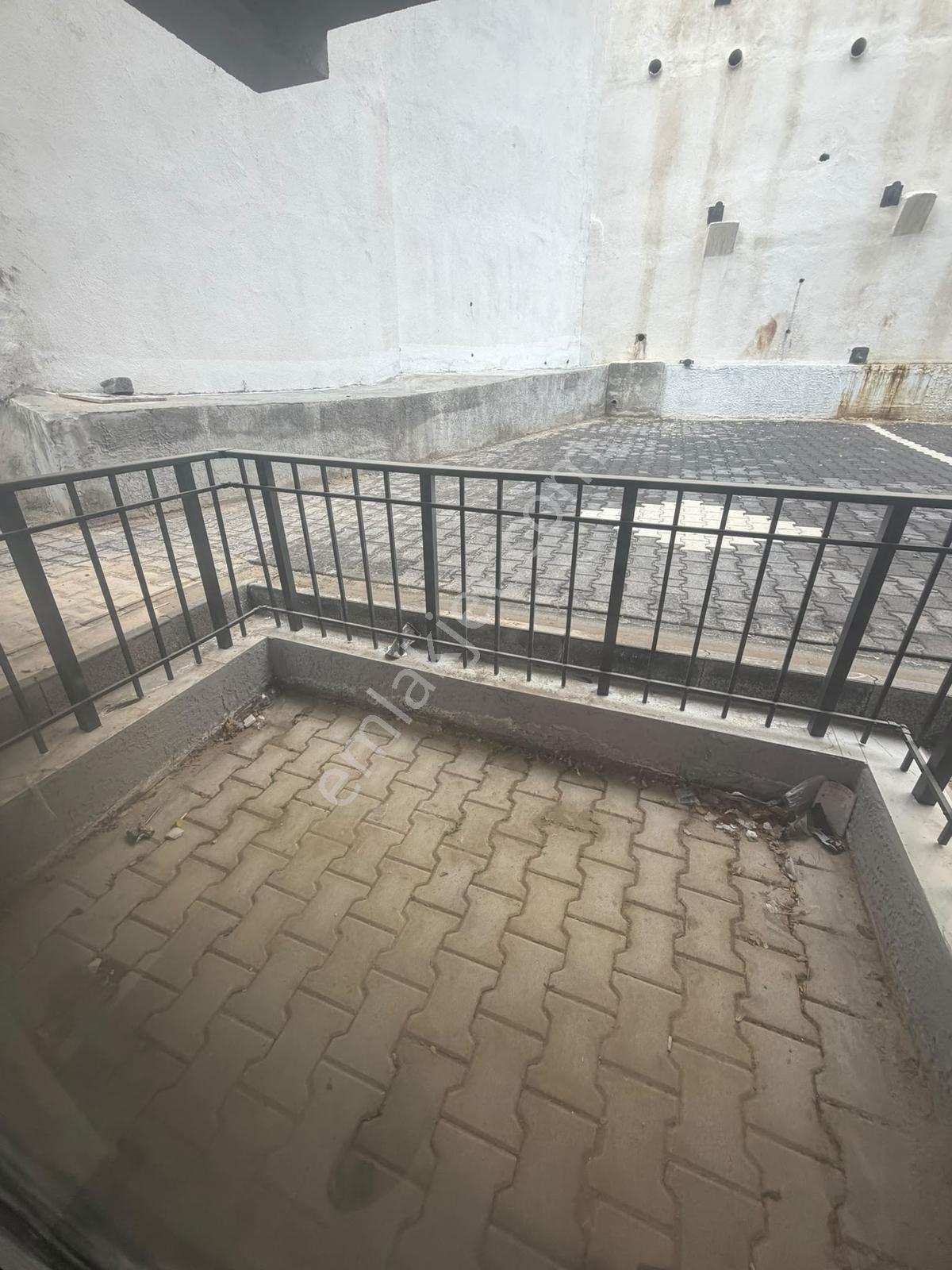 Ulukaya*cadde Üzeri Yeni Bina'da Cepheleri Açık 1+1 Daire — fotoğraf 16