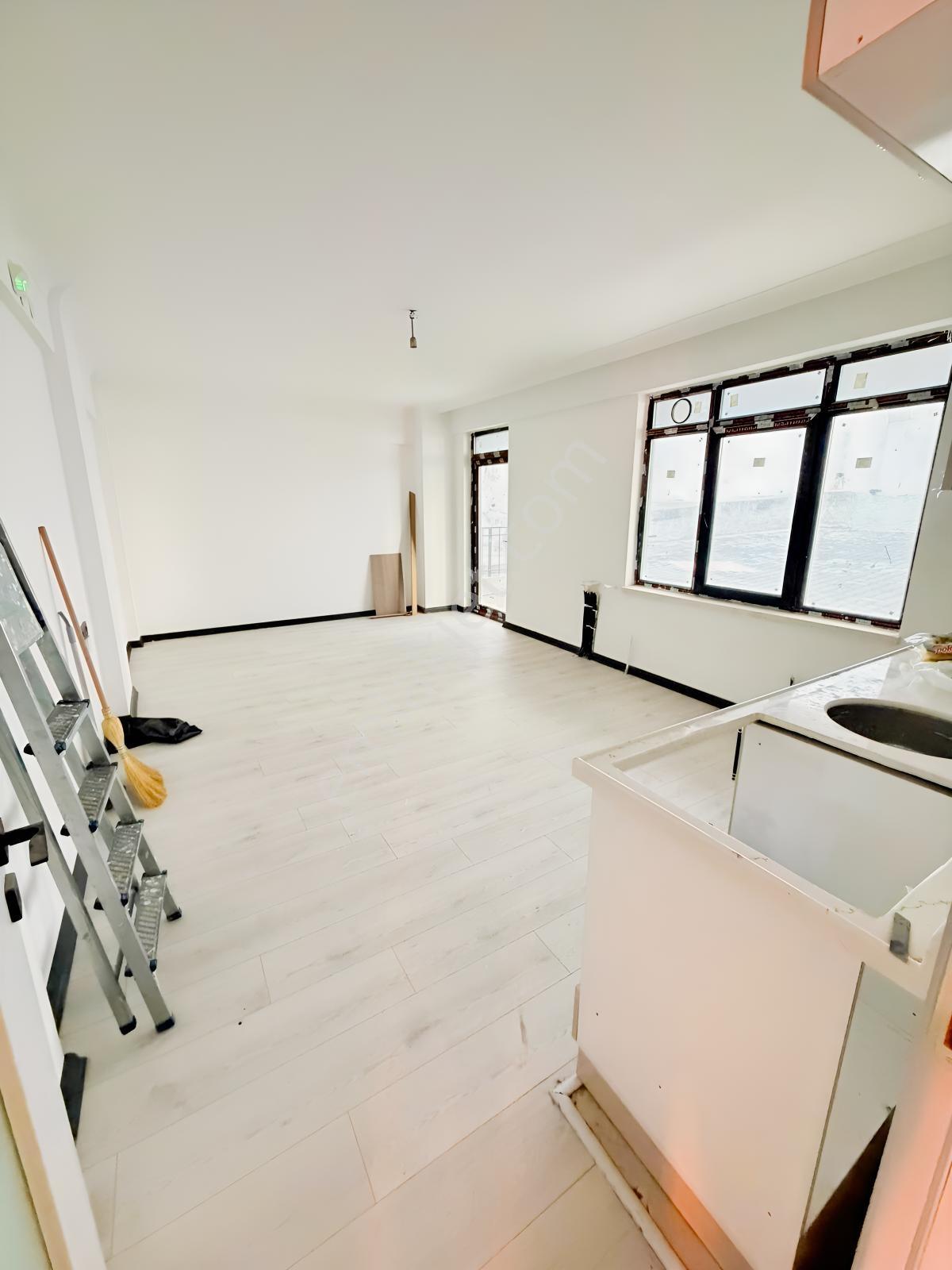 Ulukaya*cadde Üzeri Yeni Bina'da Cepheleri Açık 1+1 Daire — fotoğraf 25