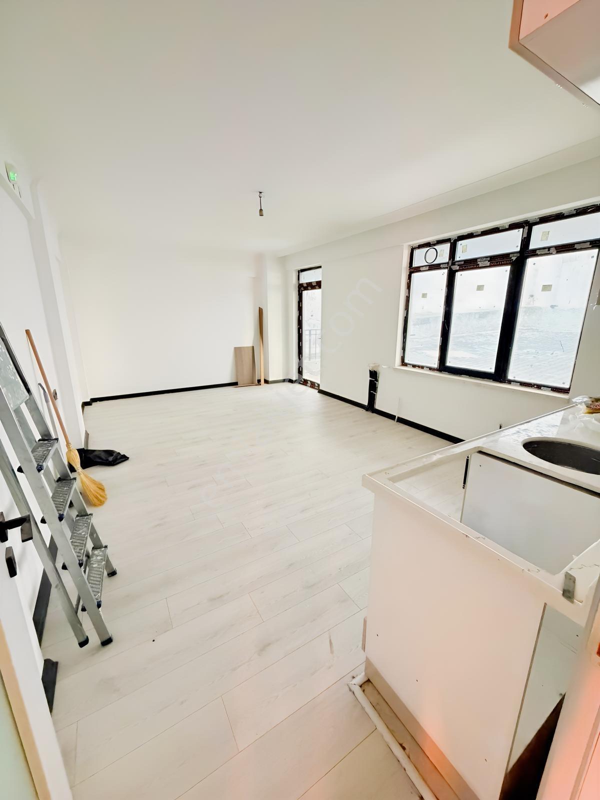 Ulukaya*cadde Üzeri Yeni Bina'da Cepheleri Açık 1+1 Daire — fotoğraf 29
