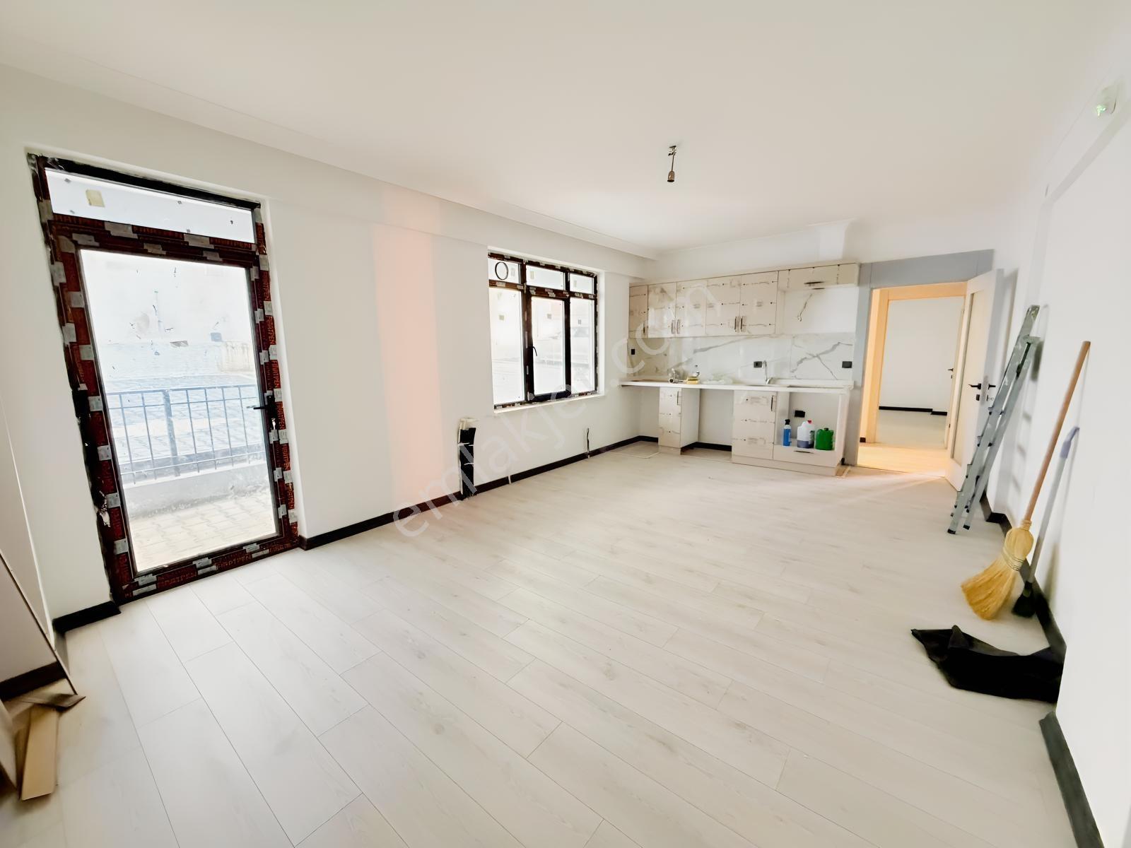 Ulukaya*cadde Üzeri Yeni Bina'da Cepheleri Açık 1+1 Daire — fotoğraf 32