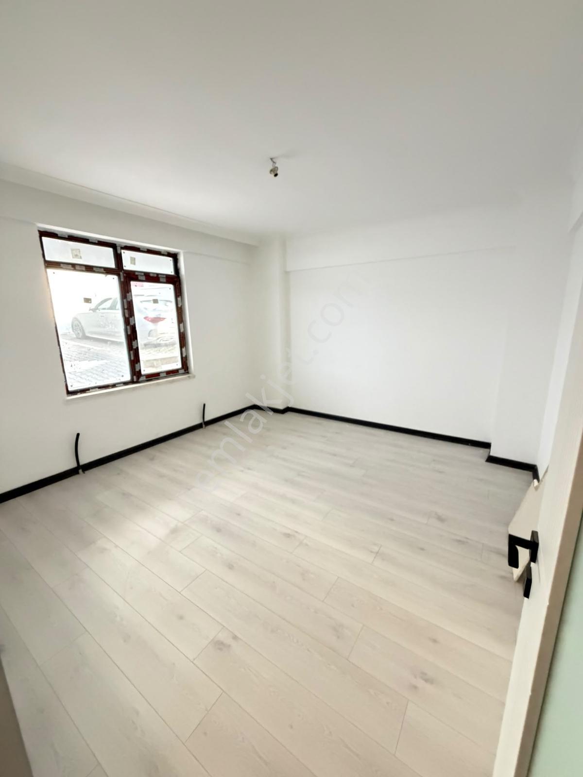 Ulukaya*cadde Üzeri Yeni Bina'da Cepheleri Açık 1+1 Daire — fotoğraf 34