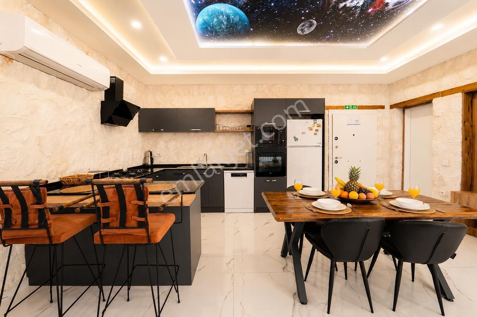 Kaş Sarıbelen'de Satılık Bir Villa Fiyatına İki Villa — fotoğraf 8
