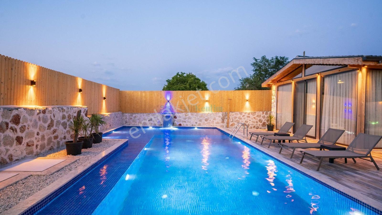 Kaş Sarıbelen'de Satılık Bir Villa Fiyatına İki Villa — fotoğraf 16