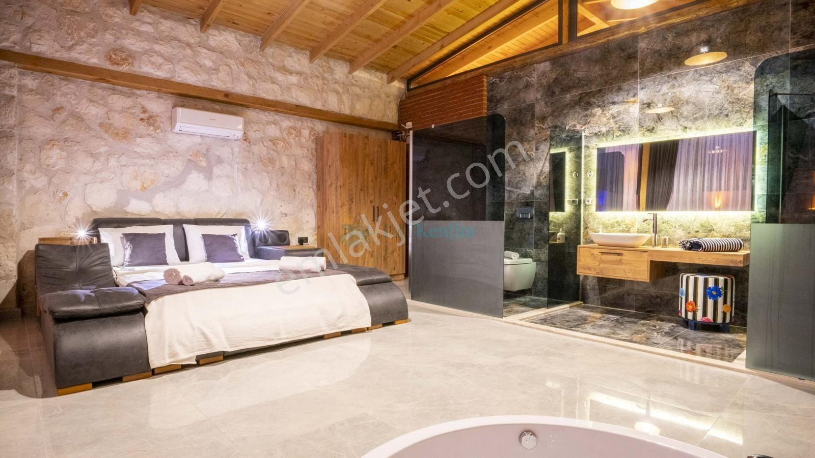 Kaş Sarıbelen'de Satılık Bir Villa Fiyatına İki Villa — fotoğraf 18