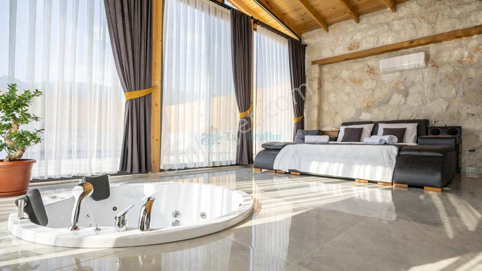 Kaş Sarıbelen'de Satılık Bir Villa Fiyatına İki Villa — fotoğraf 19