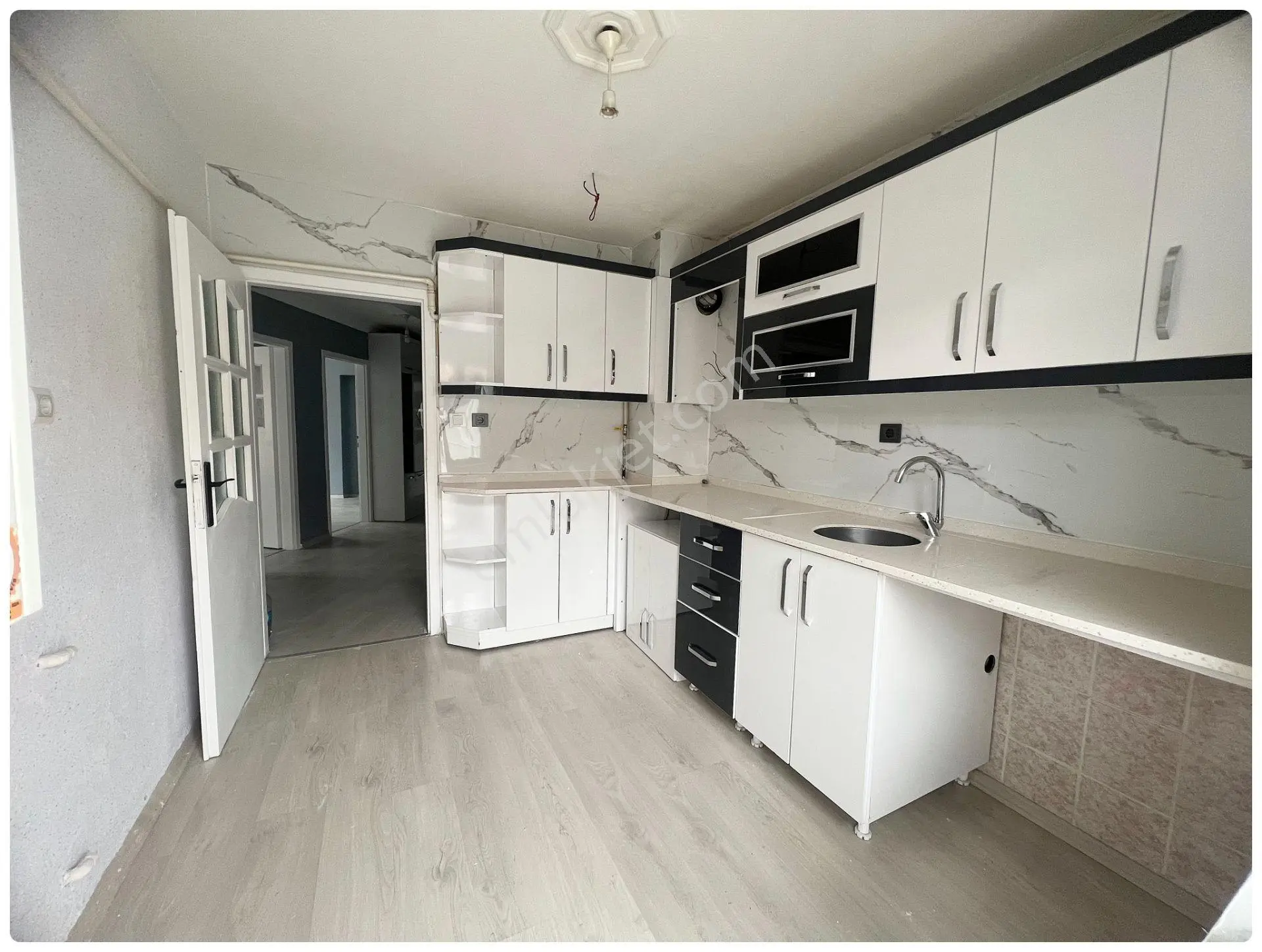 Şehit Kubilay Değirmendere Özlem Selim Cad 50 Metre 3+1 Satlık — fotoğraf 4