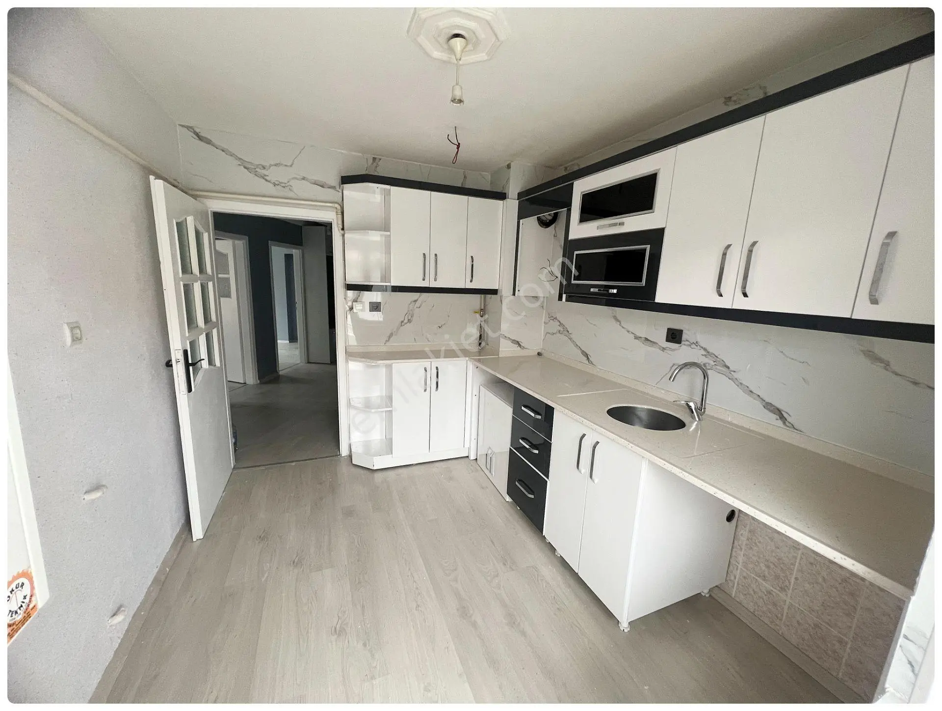 Şehit Kubilay Değirmendere Özlem Selim Cad 50 Metre 3+1 Satlık — fotoğraf 5