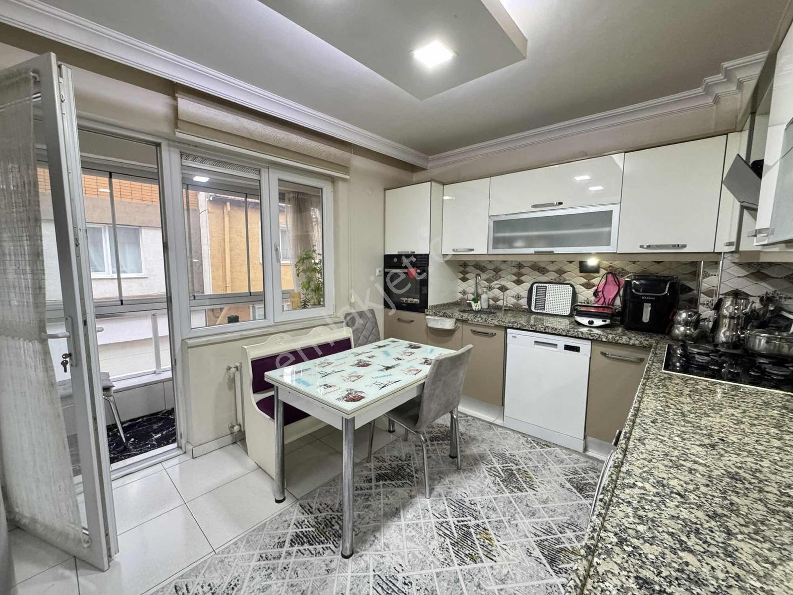 Pera'dan Çamlıca Mah Vega Yakını, Özel Garajlı Satılık 3+1 Daire — fotoğraf 8