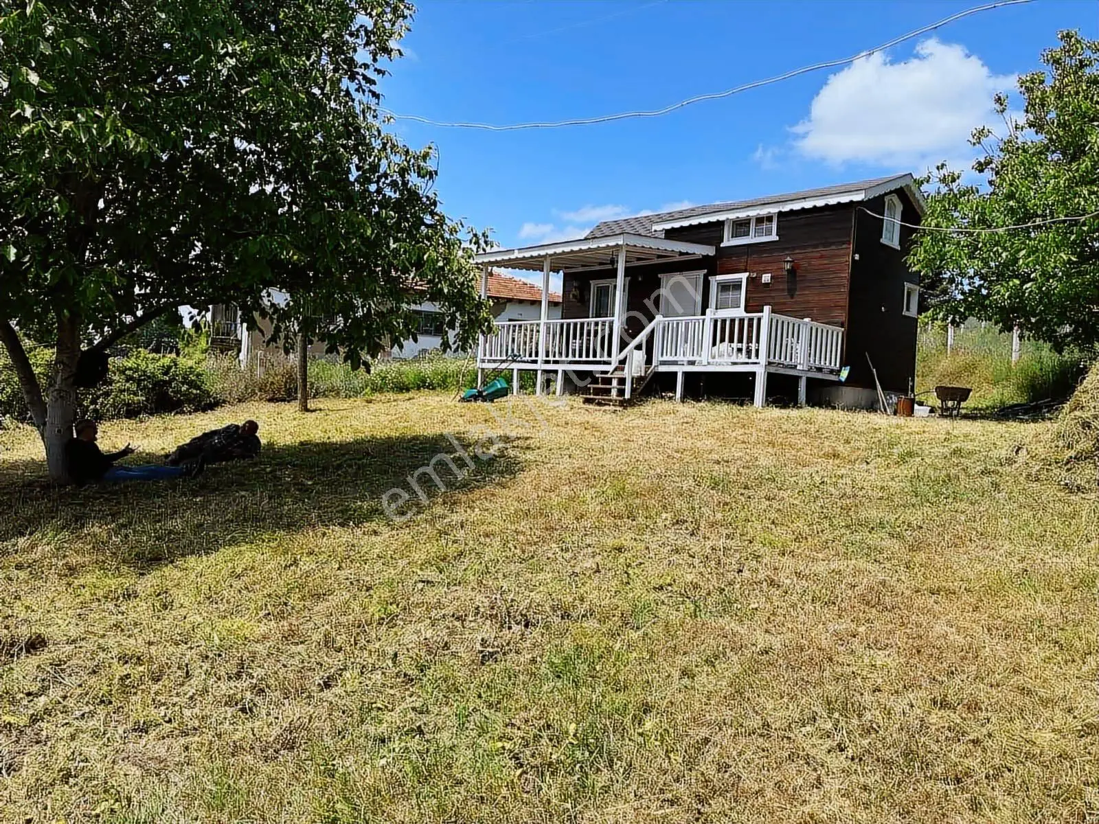 Bilecik Yenipazarda %40 İmarlı - 423 M² Arsa İçinde Ahşap Ev