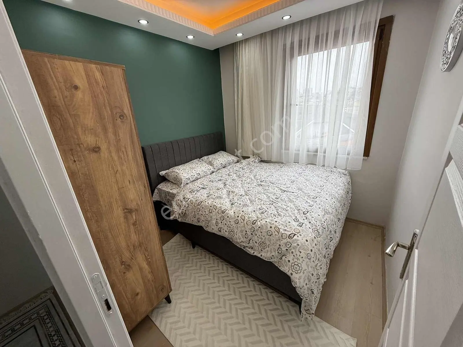 Cadde Arkası 1.kat Full Eşyalı Ferah 32 Bin Kira 1+1 İskanlı !!! — fotoğraf 12