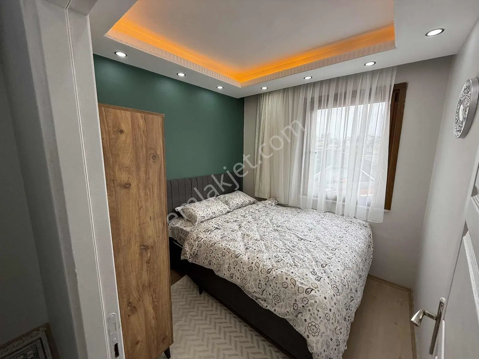 Cadde Arkası 1.kat Full Eşyalı Ferah 32 Bin Kira 1+1 İskanlı !!! — fotoğraf 13