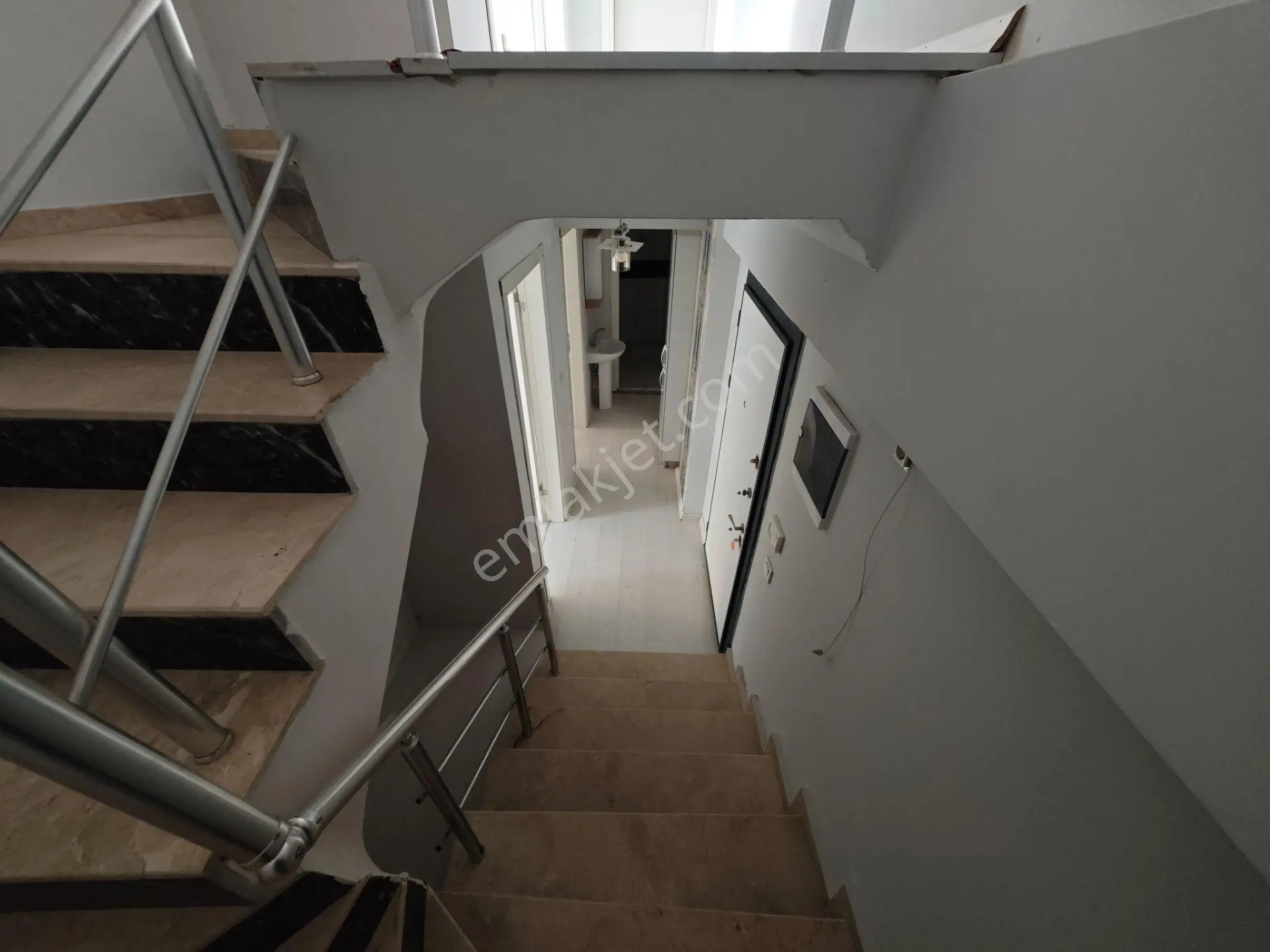 Nazilli Dumlupınar Mh.de Satılık Dublex Daire — fotoğraf 7
