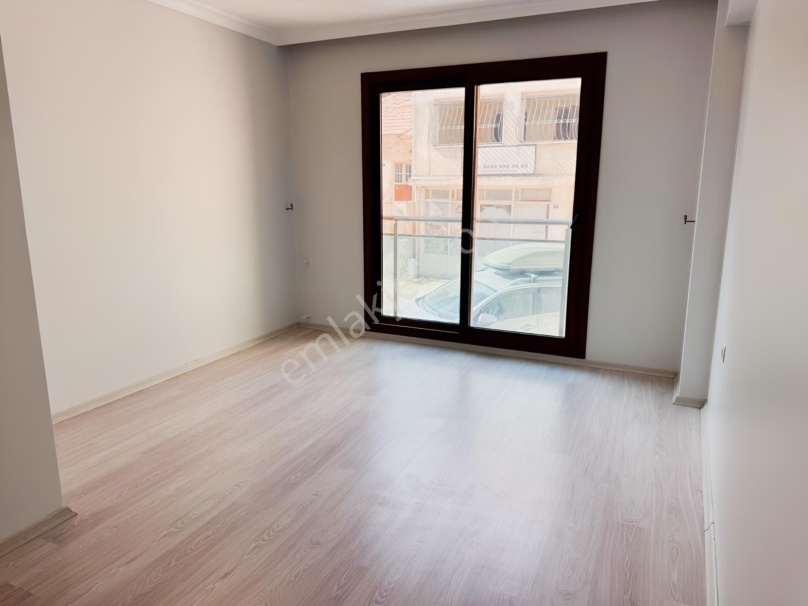 Bayraklı Gazi Mah.otoparklı Bakımlı 2+1 Daire — fotoğraf 2