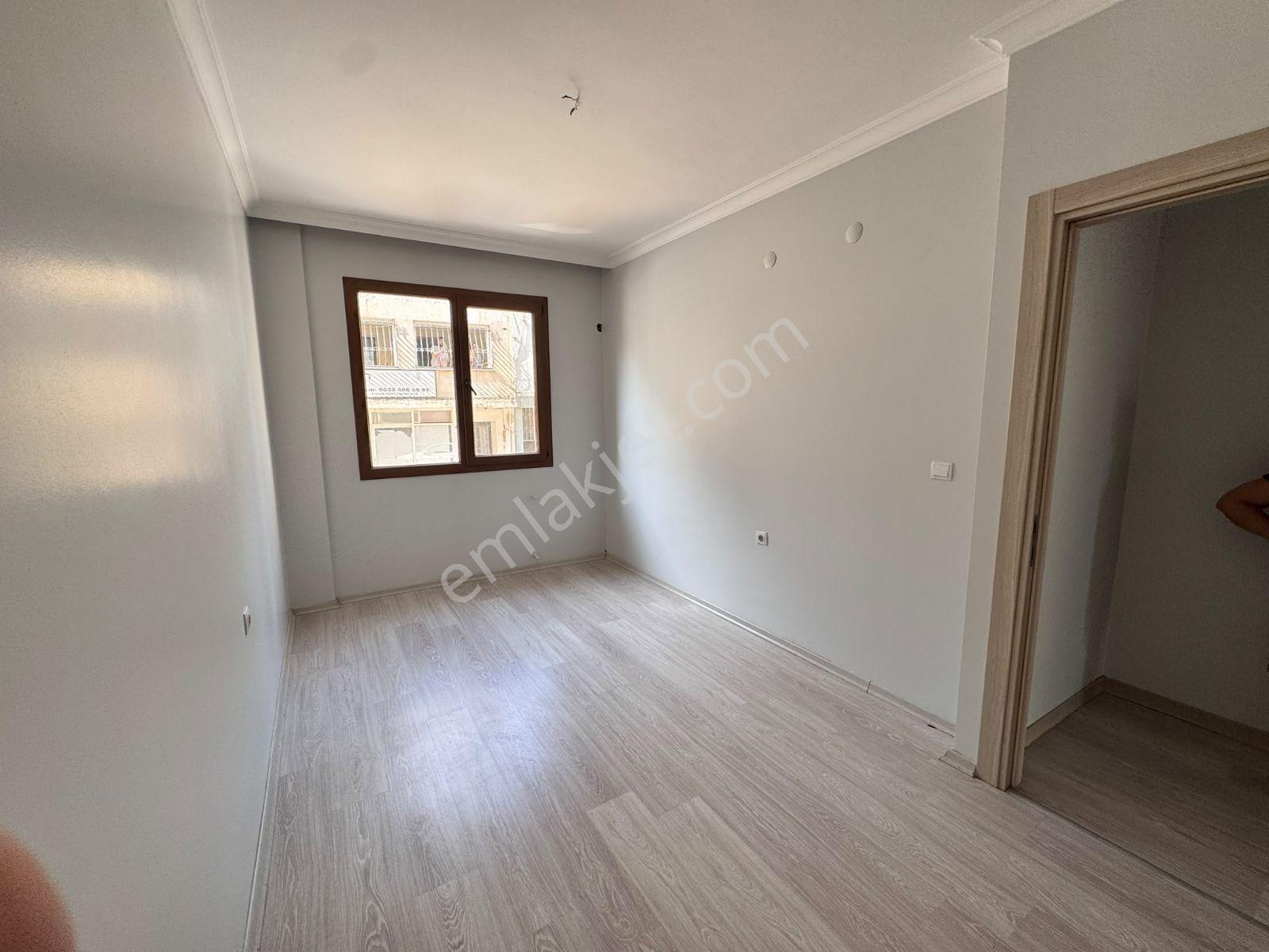 Bayraklı Gazi Mah.otoparklı Bakımlı 2+1 Daire — fotoğraf 4