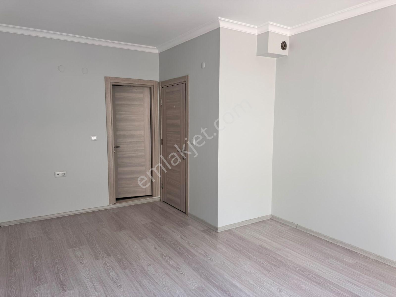 Bayraklı Gazi Mah.otoparklı Bakımlı 2+1 Daire — fotoğraf 6