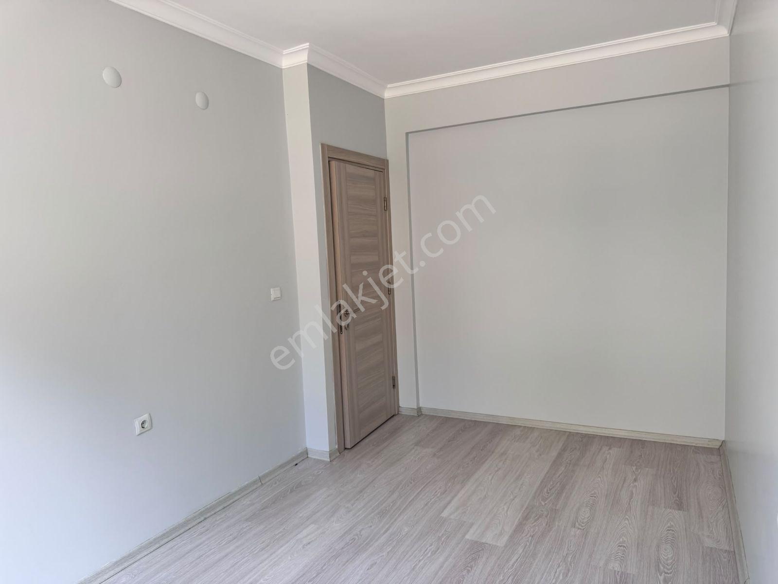 Bayraklı Gazi Mah.otoparklı Bakımlı 2+1 Daire — fotoğraf 10