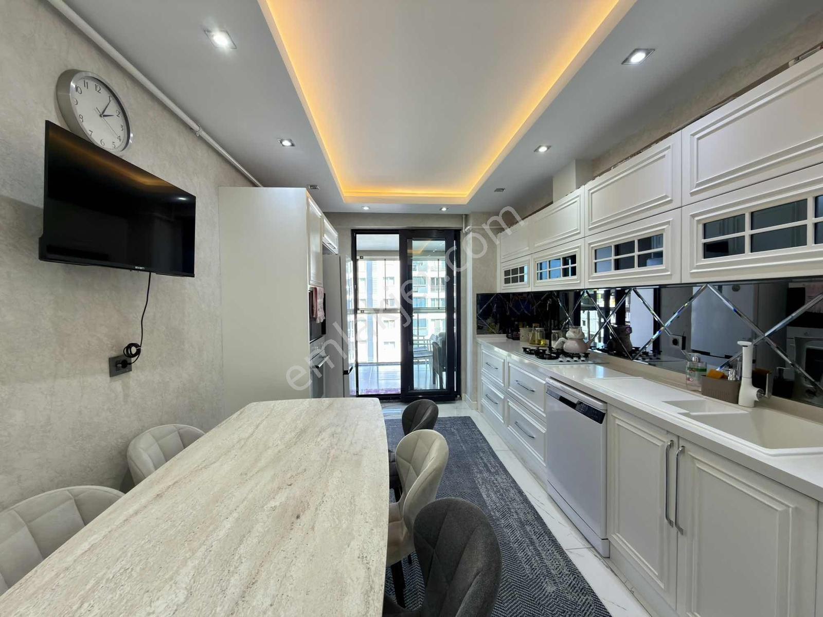 Max Prıme | Şemikler'de 3+1 / 140 M² Havuzlu Sitede Arakat Daire — fotoğraf 9