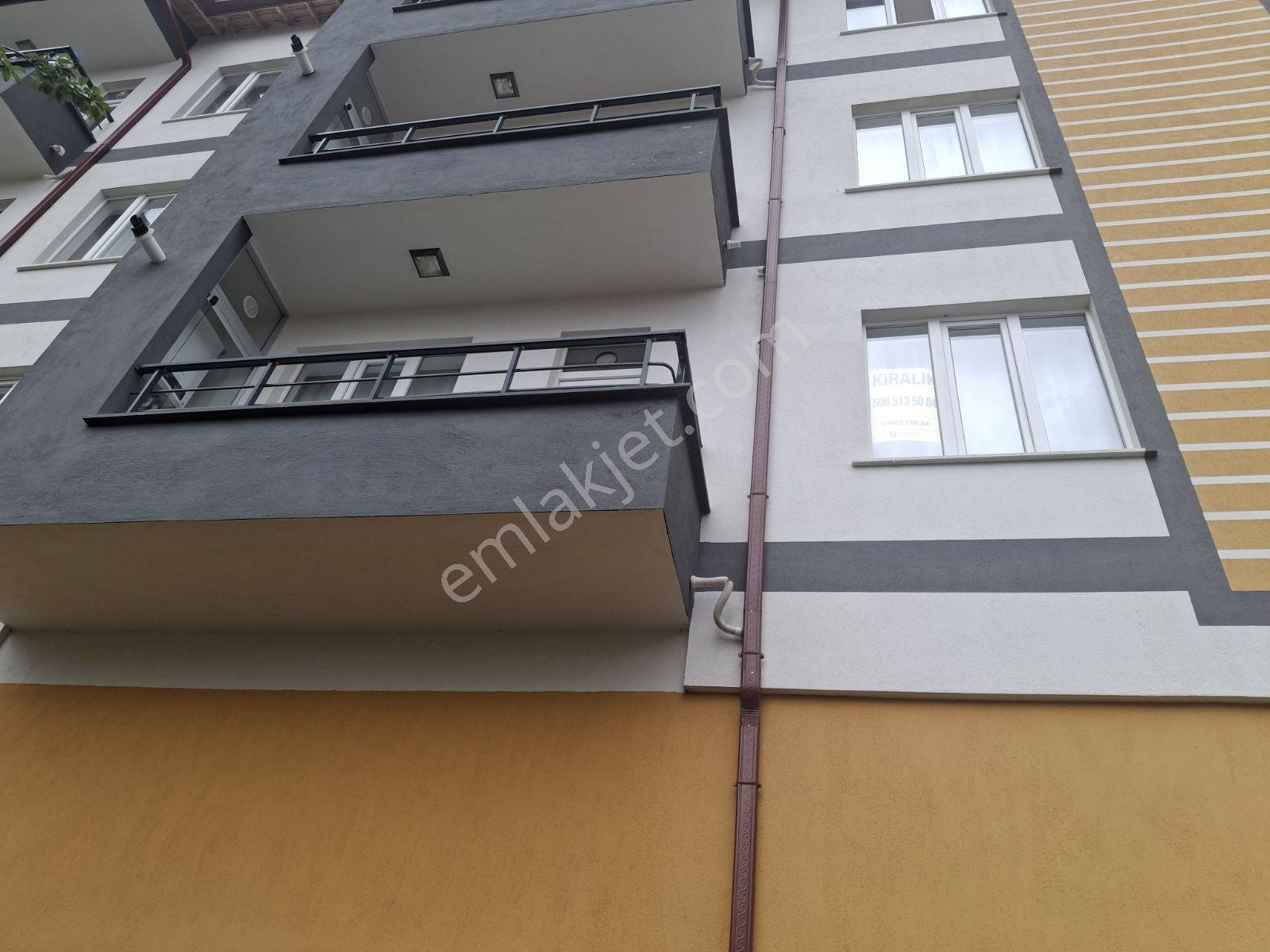 Eşyalı 1+1 Hastane Bölgesinde Satılık Daire — fotoğraf 2