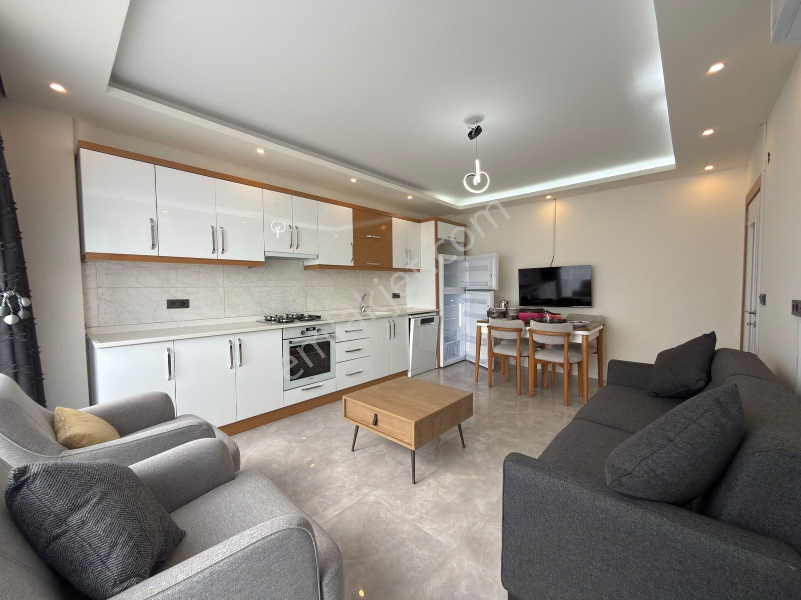 Didim Efeler'De Havuzlu Sitede 2+1 Eşyalı Asansörlü Daire