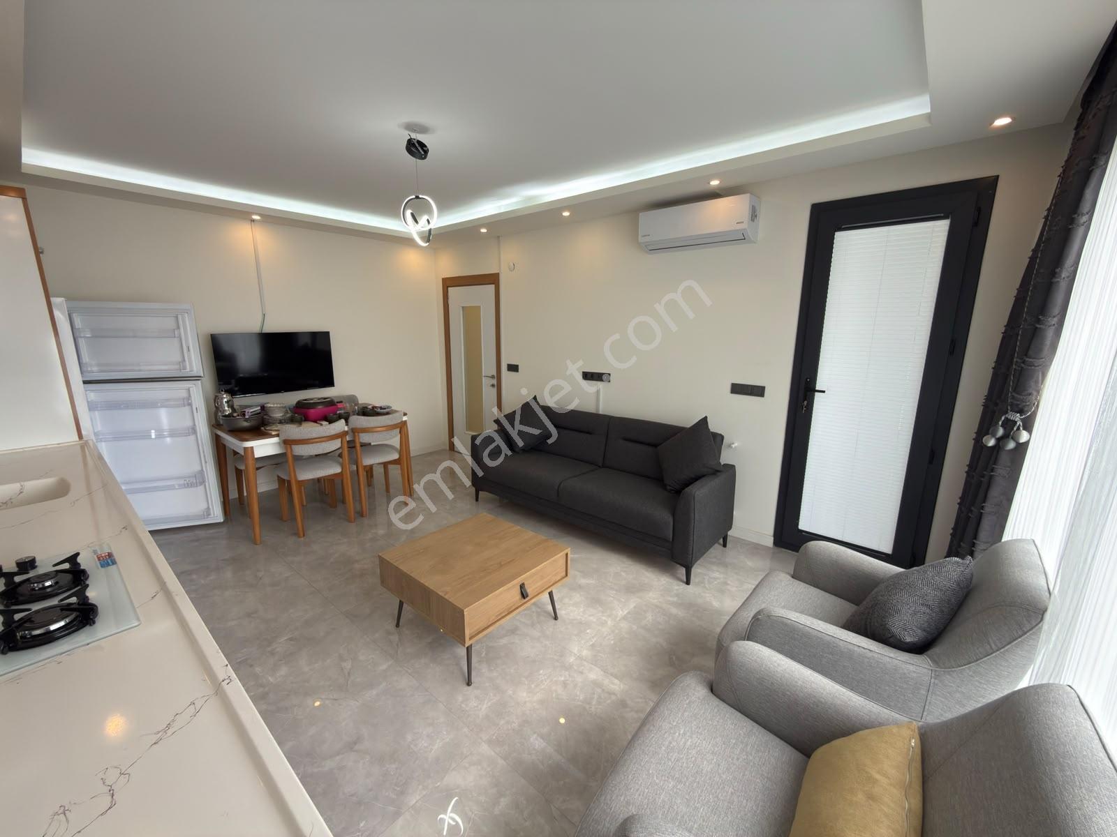 Didim Efeler'de Havuzlu Sitede 2+1 Eşyalı Asansörlü Daire — fotoğraf 2