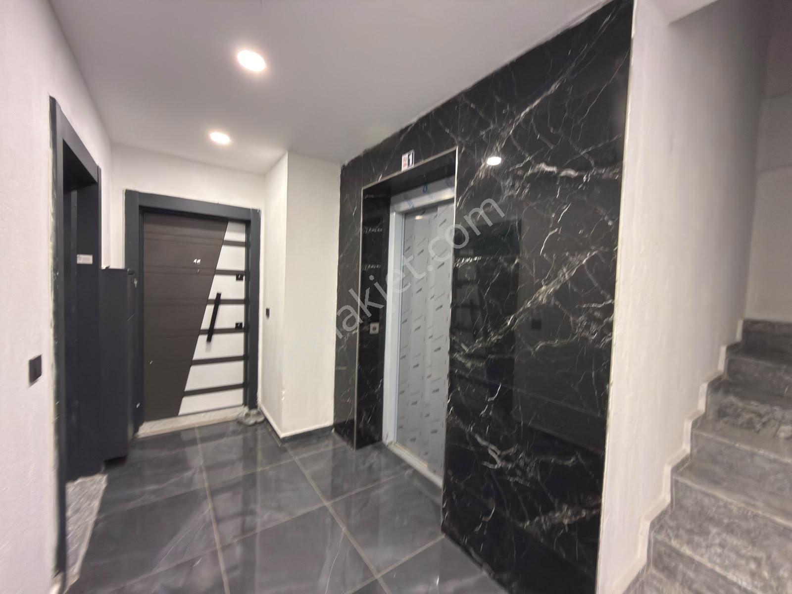 Didim Efeler'de Havuzlu Sitede 2+1 Eşyalı Asansörlü Daire — fotoğraf 11