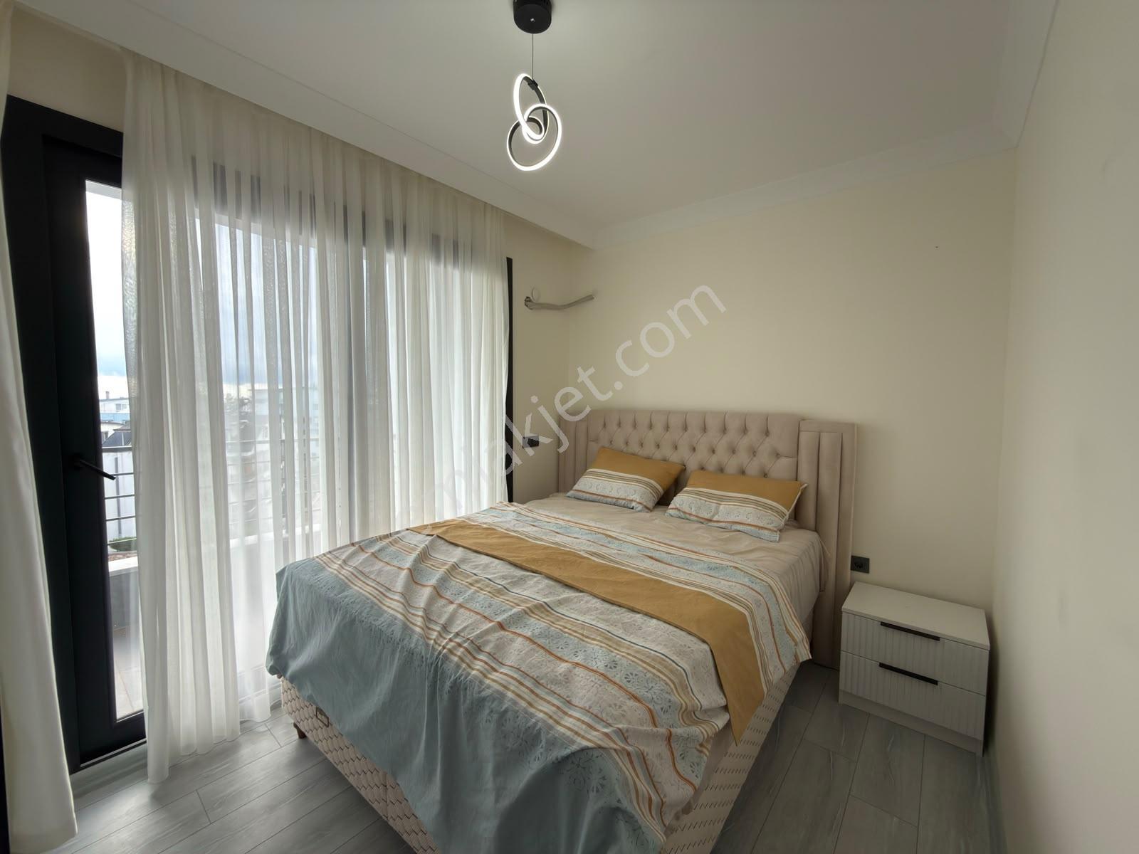 Didim Efeler'de Havuzlu Sitede 2+1 Eşyalı Asansörlü Daire — fotoğraf 13