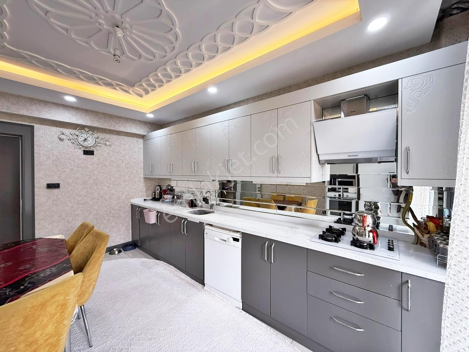 Fıstıklık'ta Merkez Konumda Yer.ısıtma Bakımlı Cam Balkon Lüx3+1 — fotoğraf 4