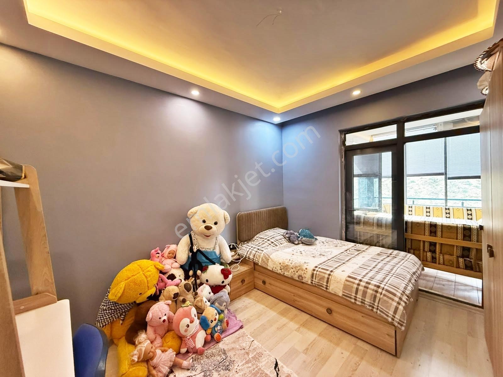 Fıstıklık'ta Merkez Konumda Yer.ısıtma Bakımlı Cam Balkon Lüx3+1 — fotoğraf 12