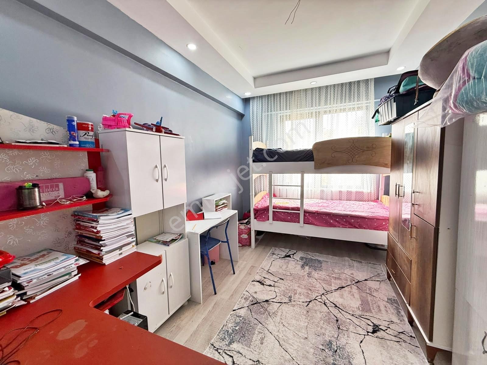 Fıstıklık'ta Merkez Konumda Yer.ısıtma Bakımlı Cam Balkon Lüx3+1 — fotoğraf 15