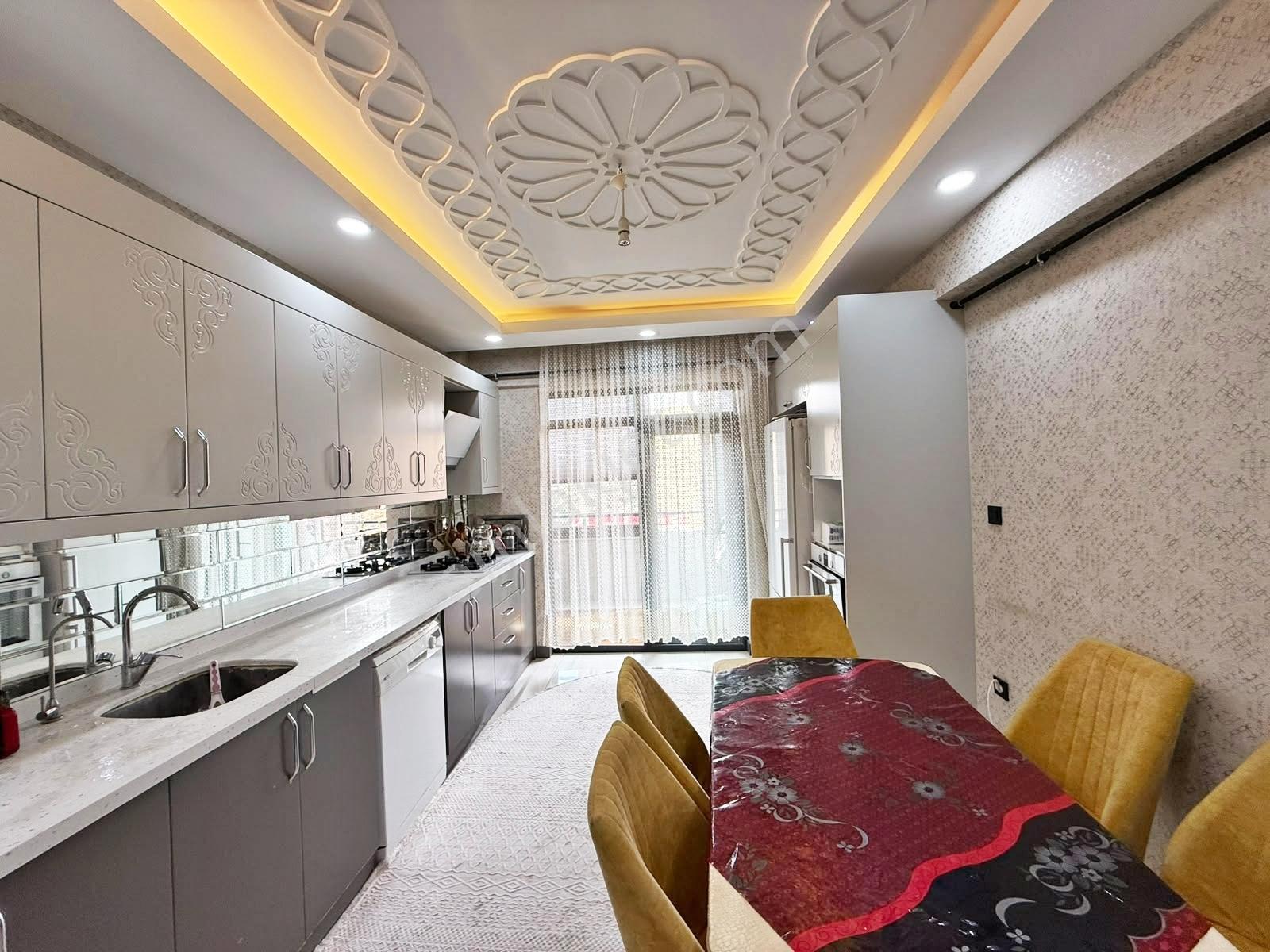 Fıstıklık'ta Merkez Konumda Yer.ısıtma Bakımlı Cam Balkon Lüx3+1 — fotoğraf 29