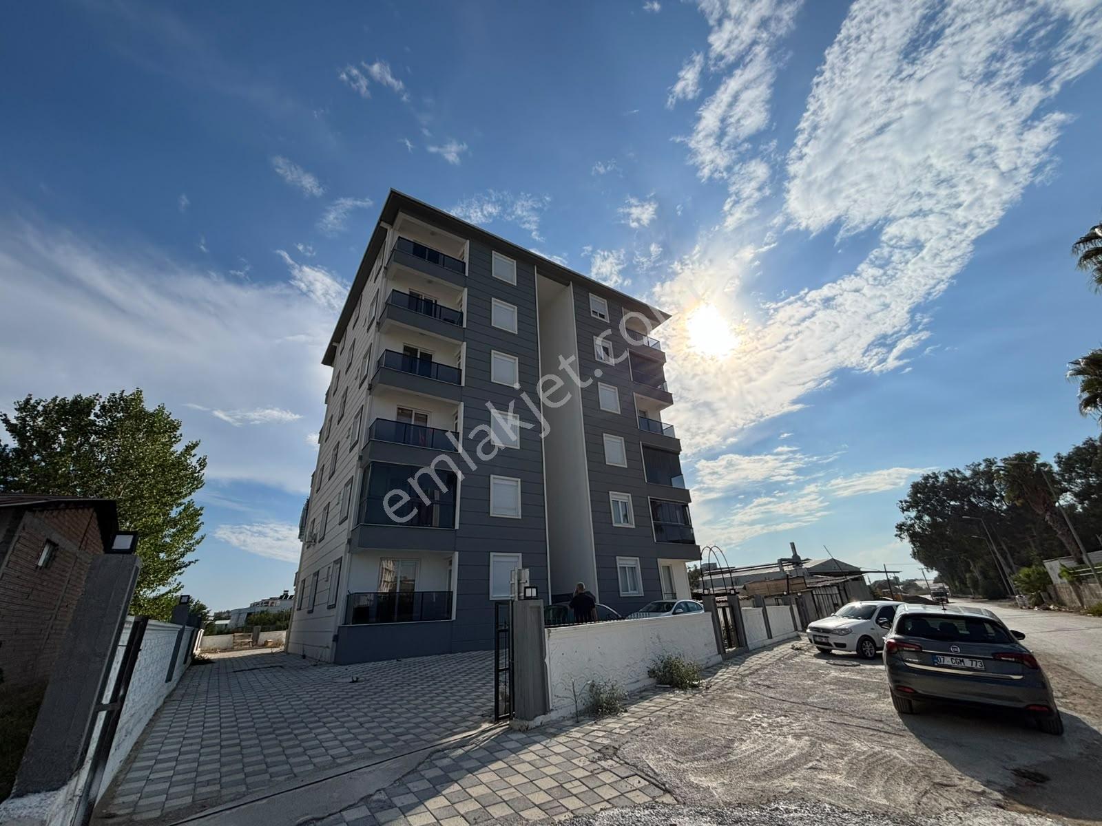Usta Gayrimenkul'Den Satılık 3+1 Ebevyn Banyolu Sıfır Gibi Daire