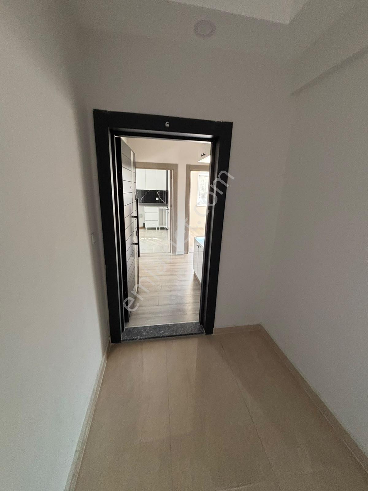 Usta Gayrimenkul'den Satılık 3+1 Ebevyn Banyolu Sıfır Gibi Daire — fotoğraf 4