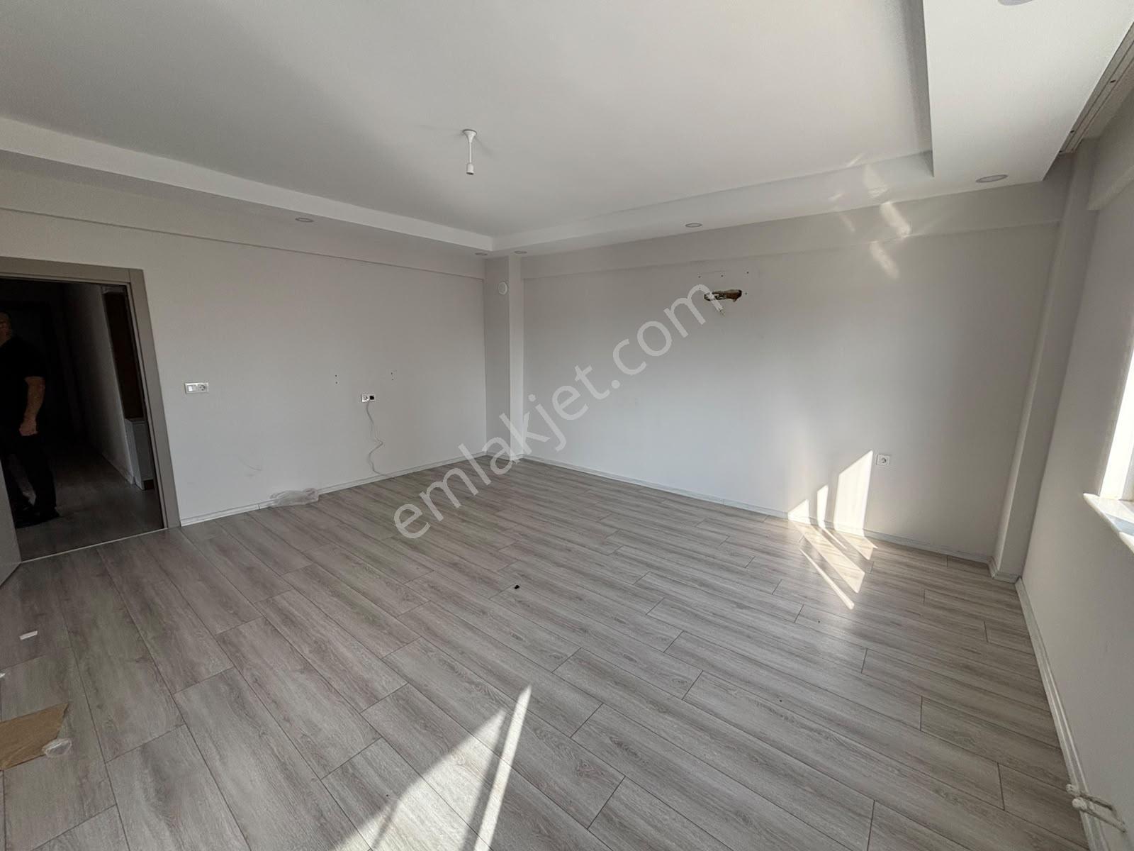 Usta Gayrimenkul'den Satılık 3+1 Ebevyn Banyolu Sıfır Gibi Daire — fotoğraf 7