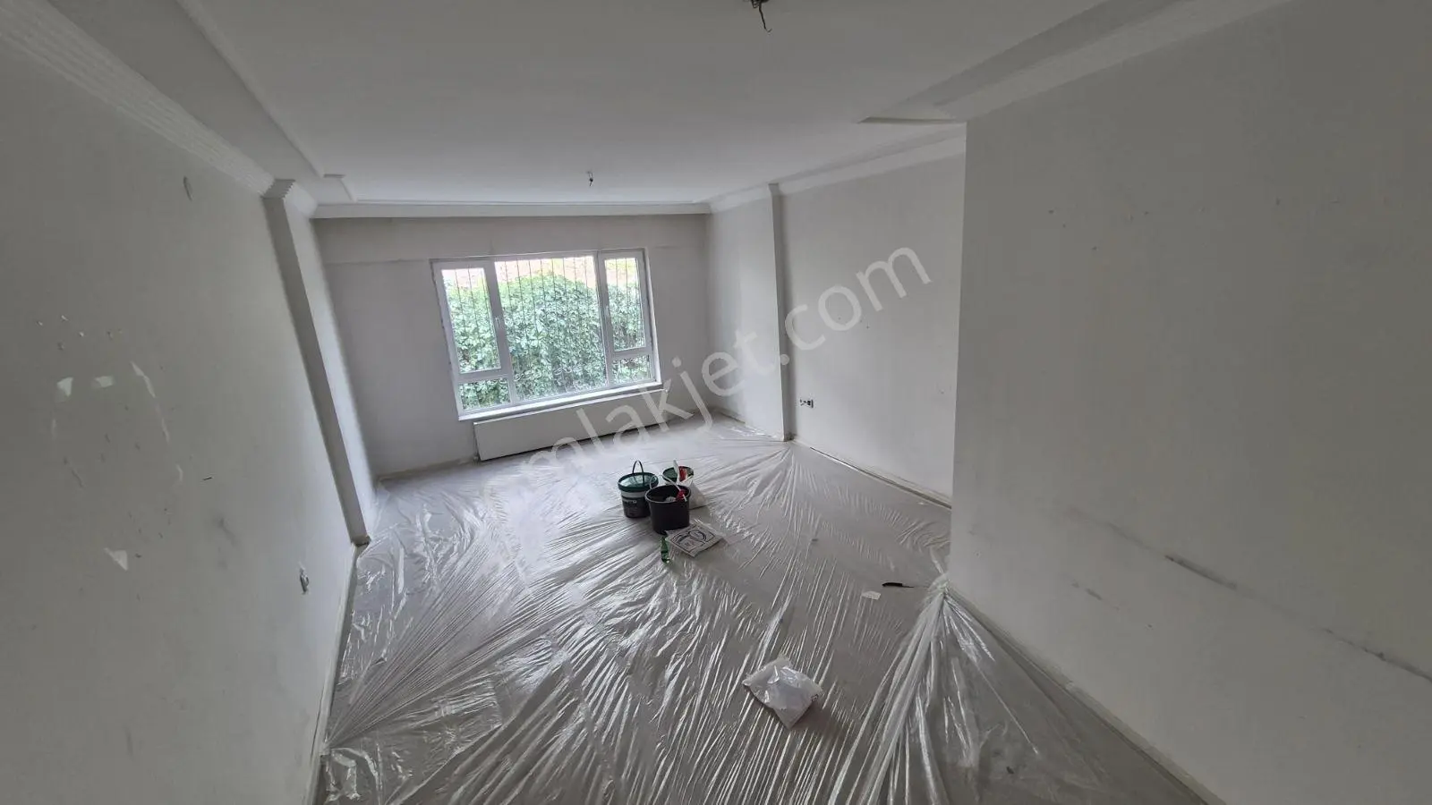Acil Satılık 3+1 Daire Ara Kat Hürrıyetde Dıkmen Cad Yakını